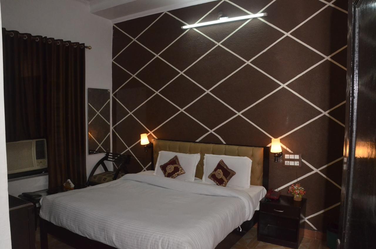 Hotel Royal Classic Bareilly Exterior photo